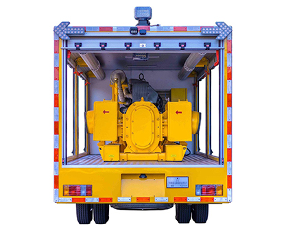駕駛行走移動泵車